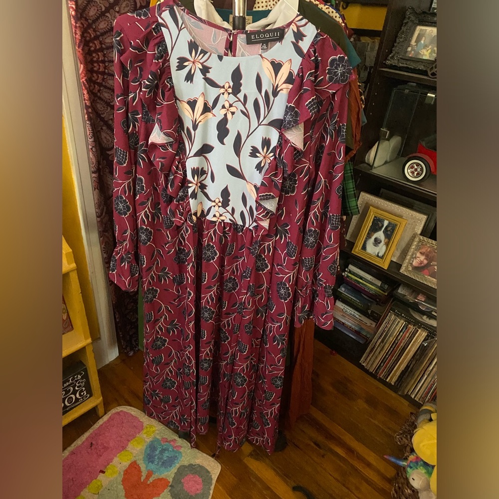 Size 14 eloquii funky floral dress! Purple, blue, cute details!